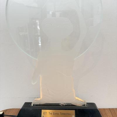 LOT 16A: 1996 Universal Studios E.T. the Extra Terrestrial Limited Edition 15th Anniversary Etched Lighted Display