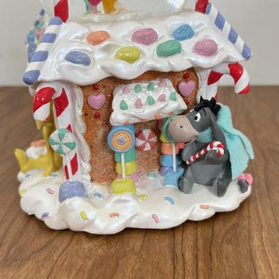 LOT 31B: Disney Winnie the Pooh "We Wish You a Merry Christmas" Musical Snowglobe
