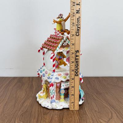 LOT 31B: Disney Winnie the Pooh "We Wish You a Merry Christmas" Musical Snowglobe