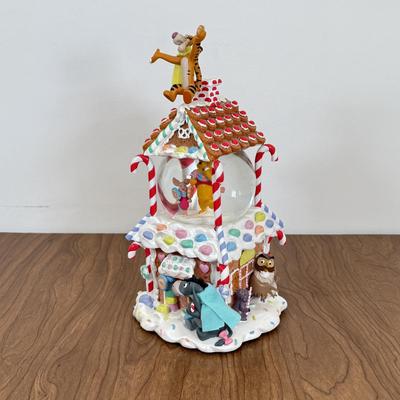 LOT 31B: Disney Winnie the Pooh "We Wish You a Merry Christmas" Musical Snowglobe
