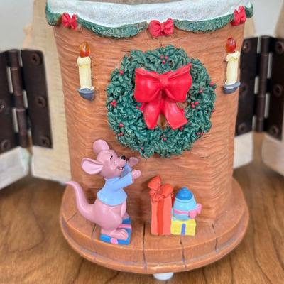LOT 32B: Disney Winnie the Pooh Theme Song Opening Snowglobe