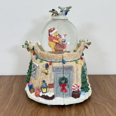 LOT 32B: Disney Winnie the Pooh Theme Song Opening Snowglobe