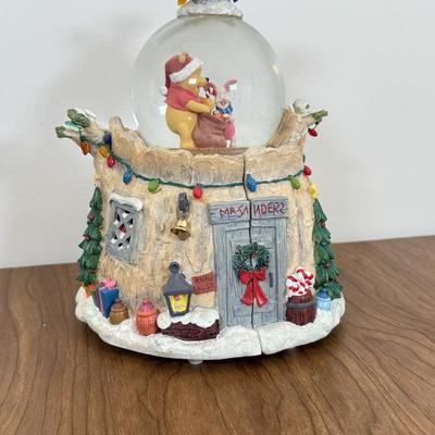 LOT 32B: Disney Winnie the Pooh Theme Song Opening Snowglobe