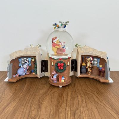LOT 32B: Disney Winnie the Pooh Theme Song Opening Snowglobe