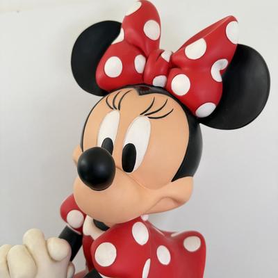 LOT 35B: 21" Disney Minnie Mouse Statue