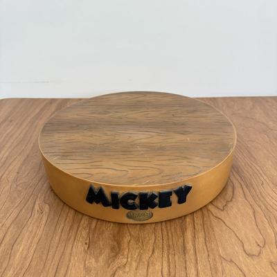 LOT 36B: 20" Disney Mickey Mouse Statue