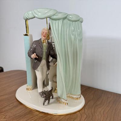 LOT 42B: Lenox Wizard of Oz The Wizard Porcelain Statue w/ COA & Box