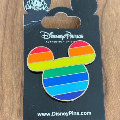 LOT 50A: Walt Disney World Pin Trading Bag w/ Collection of Disney Trading Pins including LE500 Mickey Dancing w/ Minnie Playing Piano