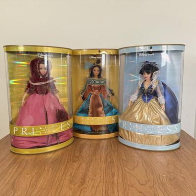 LOT 53B: 1997 Disney Store Princess Dolls NRFB - Pocahontas, Belle, Snow White