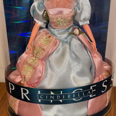 LOT 54B: 1997 Disney Store Princess Dolls NRFB - Aurora & Cinderella