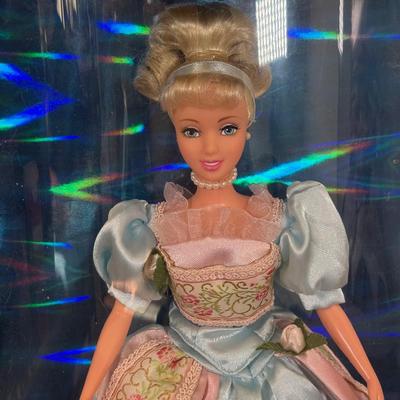 LOT 54B: 1997 Disney Store Princess Dolls NRFB - Aurora & Cinderella