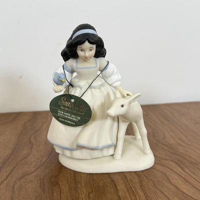 LOT 60B: Department 56 Disney Snowbabies Guest Collection Hand Numbered "Snow White and the Seven Snowbabies" Limited Edition...