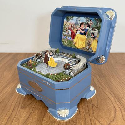 LOT 69B: Disney Sankyo Snow White's Dance Ever After Music Box A04280 - "Some Day My Prince Will Come"