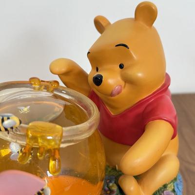 LOT 70B: Disney Winnie the Pooh Honeypot Musical Water Globe & Window Character Snowglobe