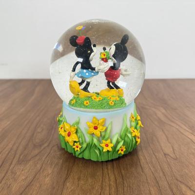LOT 75B: Disney Snowglobes - Enesco "In the Good Old Summertime, California Adventure "California Here I Come" &...