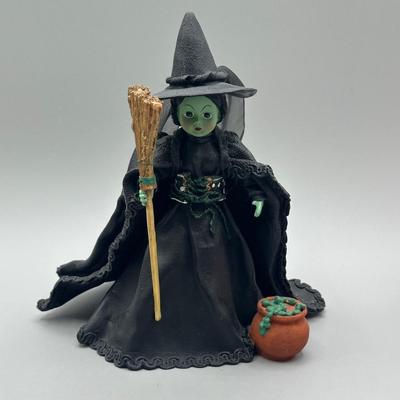 LOT 81B: Madam Alexander Wizard Of Oz Figurine Set
