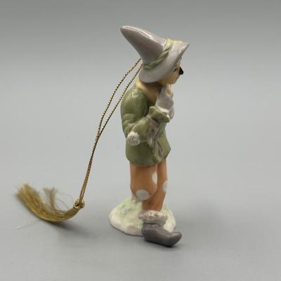 LOT 82B: Lenox The Wizard Of Oz Scarecrow Figurine