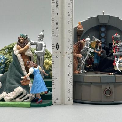LOT 86B: The Wizard Of Oz Hallmark Ornament & Music Box