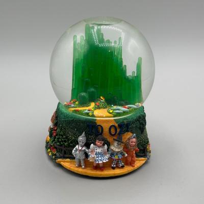 LOT 87B: The Wizard Of Oz Madam Alexander Snow Globes & More