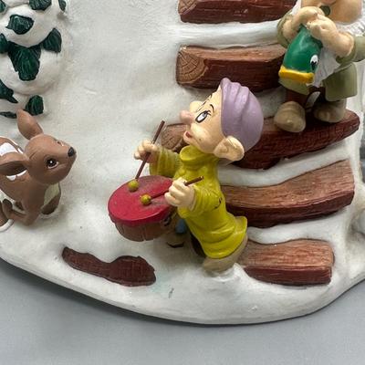 LOT 102B: Mr Christmas Disney Snow White & The Seven Dwarfs Snow Globe