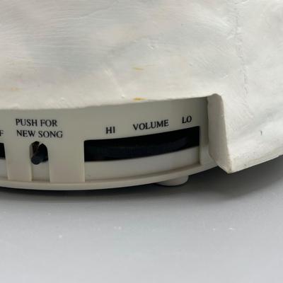 LOT 102B: Mr Christmas Disney Snow White & The Seven Dwarfs Snow Globe