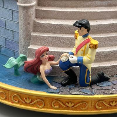 LOT 103B: Disney Princess Snow Globe Music Box