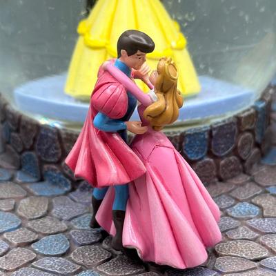LOT 103B: Disney Princess Snow Globe Music Box