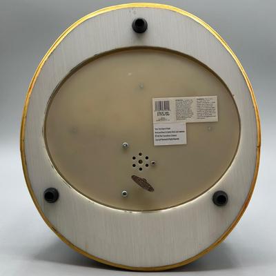 LOT 103B: Disney Princess Snow Globe Music Box