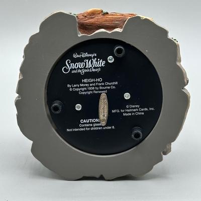 LOT 108B: Disney Cinderella Musical Snow Globe & Snow White & The Seven Dwarfs