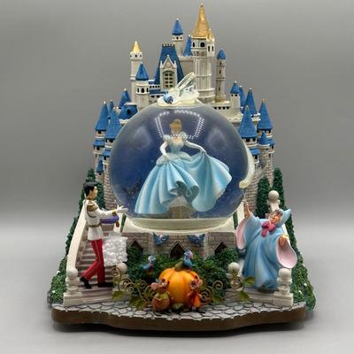 LOT 108B: Disney Cinderella Musical Snow Globe & Snow White & The Seven Dwarfs