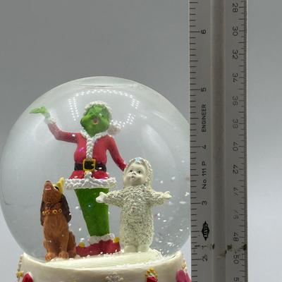 LOT 111B: The Grinch x SnowBabies Decor