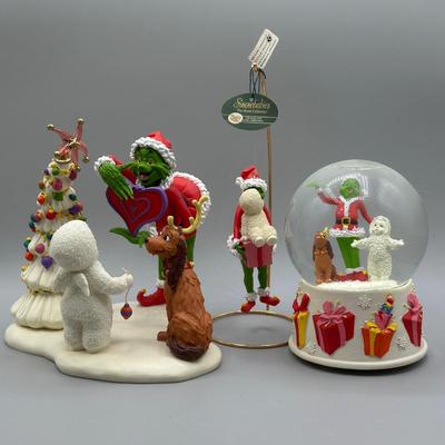 LOT 111B: The Grinch x SnowBabies Decor