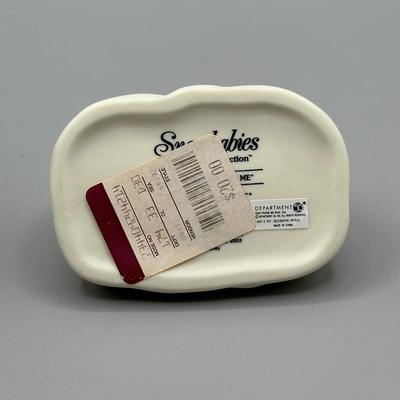 LOT 112B: Minnie Mouse x Snow Babies Department 56 Decor