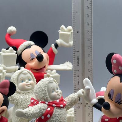 LOT 112B: Minnie Mouse x Snow Babies Department 56 Decor