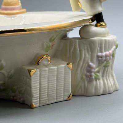 LOT 113B: Lenox Mickey & Minnie’s Afternoon Picnic Bowl/Mickey & Minnie Teapot