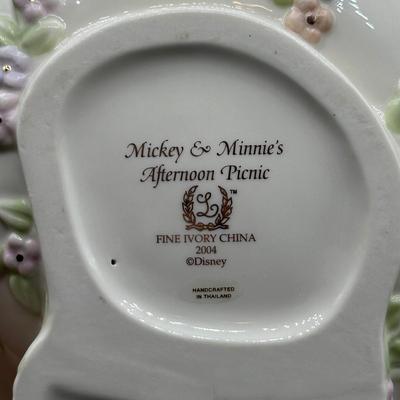 LOT 113B: Lenox Mickey & Minnie’s Afternoon Picnic Bowl/Mickey & Minnie Teapot