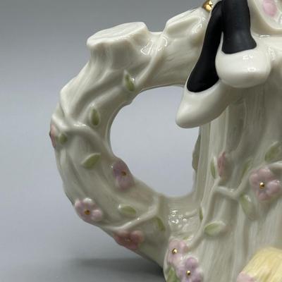 LOT 113B: Lenox Mickey & Minnie’s Afternoon Picnic Bowl/Mickey & Minnie Teapot