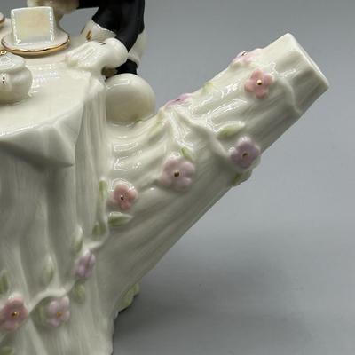 LOT 113B: Lenox Mickey & Minnie’s Afternoon Picnic Bowl/Mickey & Minnie Teapot