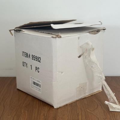 LOT 120B: Vintage Disney Minnie’s Yoo Hoo Musical Snow Globe