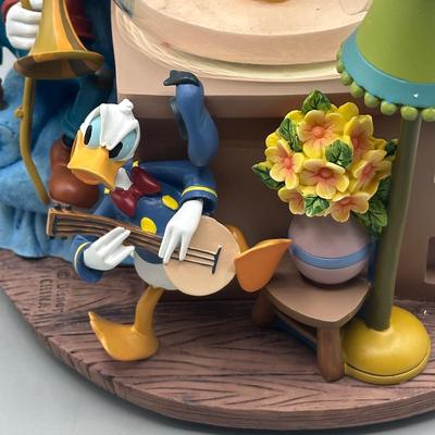 LOT 120B: Vintage Disney Minnie’s Yoo Hoo Musical Snow Globe