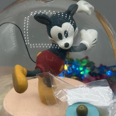 LOT 120B: Vintage Disney Minnie’s Yoo Hoo Musical Snow Globe