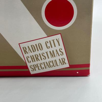 LOT 123B: Radio City Christmas Spectacular Snow Globe & Elvis Anniversary Clock