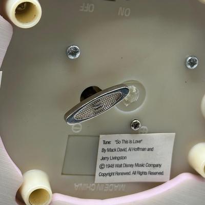 LOT 130B: Disney Multi Princess Carousel Musical Snow Globe