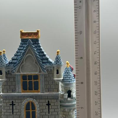 LOT 133B: Disney Loves First Kiss Musical Snow Globe