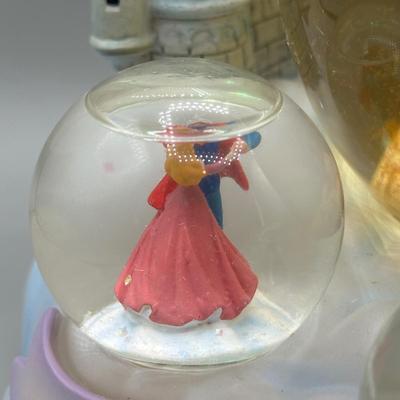 LOT 133B: Disney Loves First Kiss Musical Snow Globe