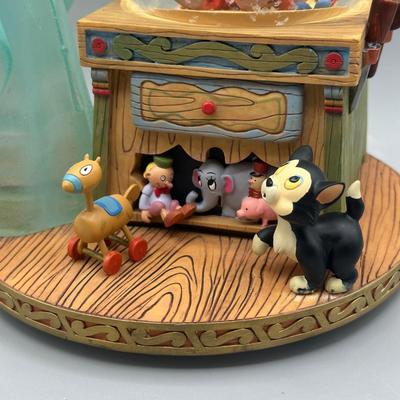 LOT 135B: Vintage Disney Pinocchio & Blue Fairy Musical Snow Globe