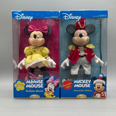 LOT 137B: Disney Wishes Can Come True Coin Bank & Mickey/Minnie Mouse Nutcrackers in Box