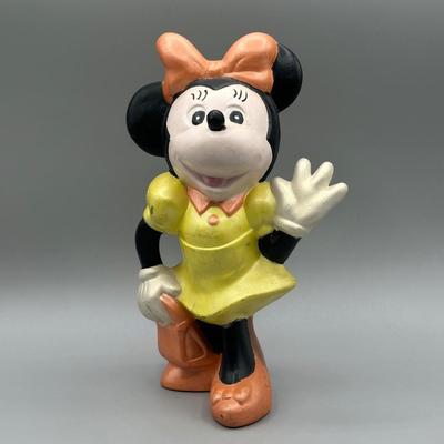 LOT 138B: Vintage Ceramic Minnie, Twistable Collector Toys & More