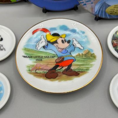LOT 152B: Decorative Disney Plate Collection