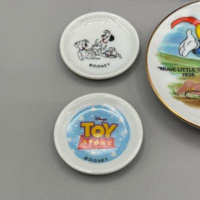 LOT 152B: Decorative Disney Plate Collection